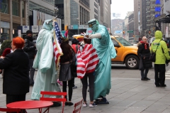 Таймс-сквер - центральная площадь Нью-Йорка